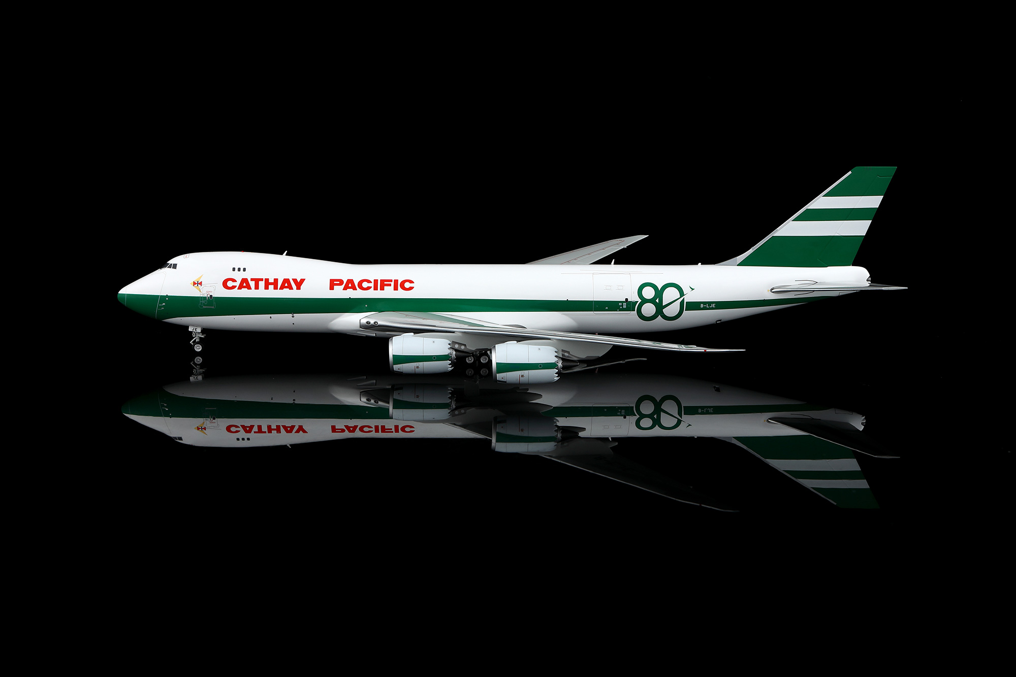 Cathay Pacific B747-8F 