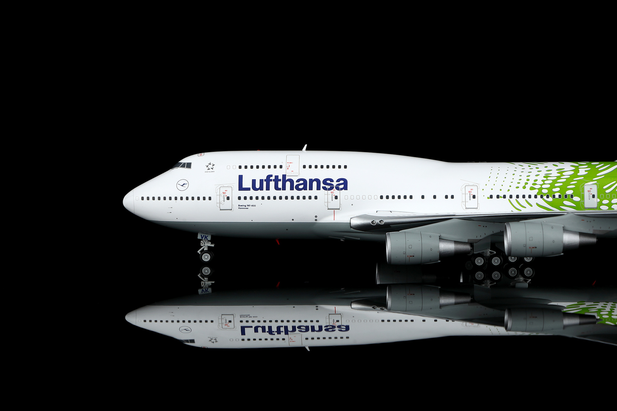 Lufthansa B747-400 