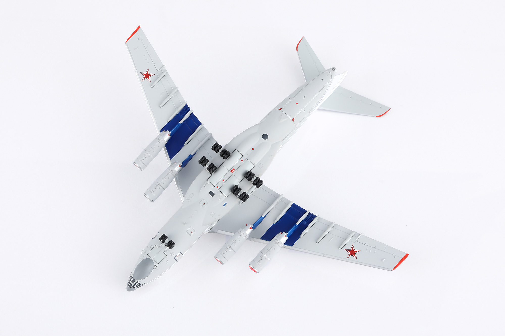 76md Russian Air force IL-76MD Red 01 - SQwings