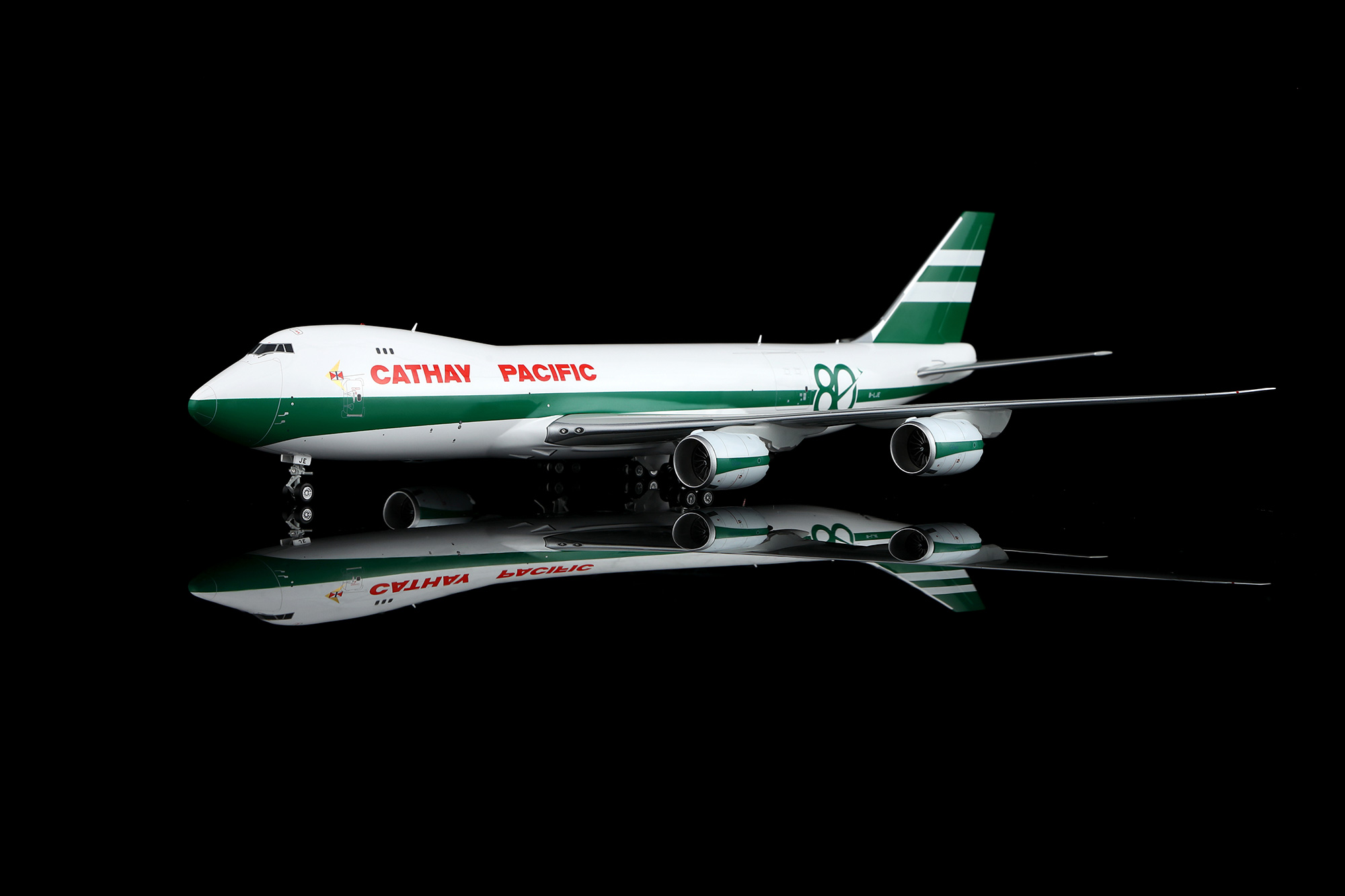 Cathay Pacific B747-8F 