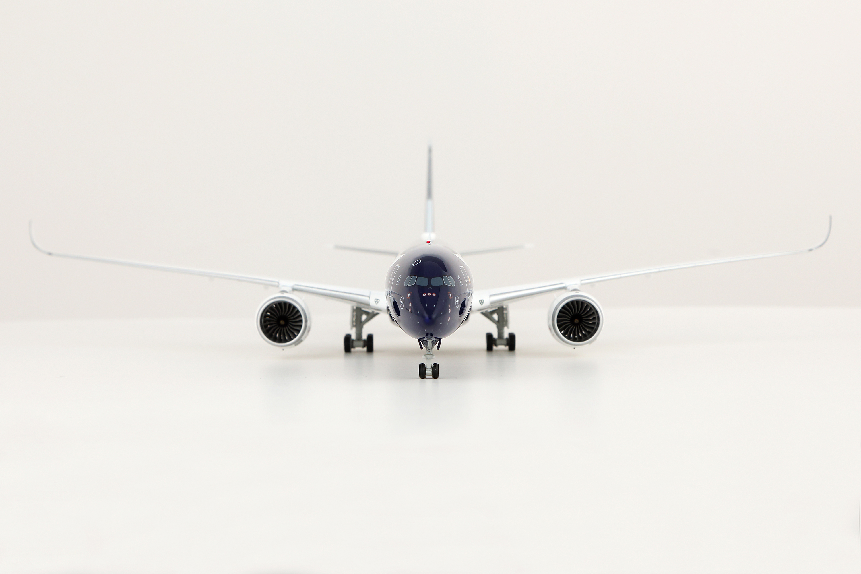Lufthansa A350-900 D-AIXL - SQwings