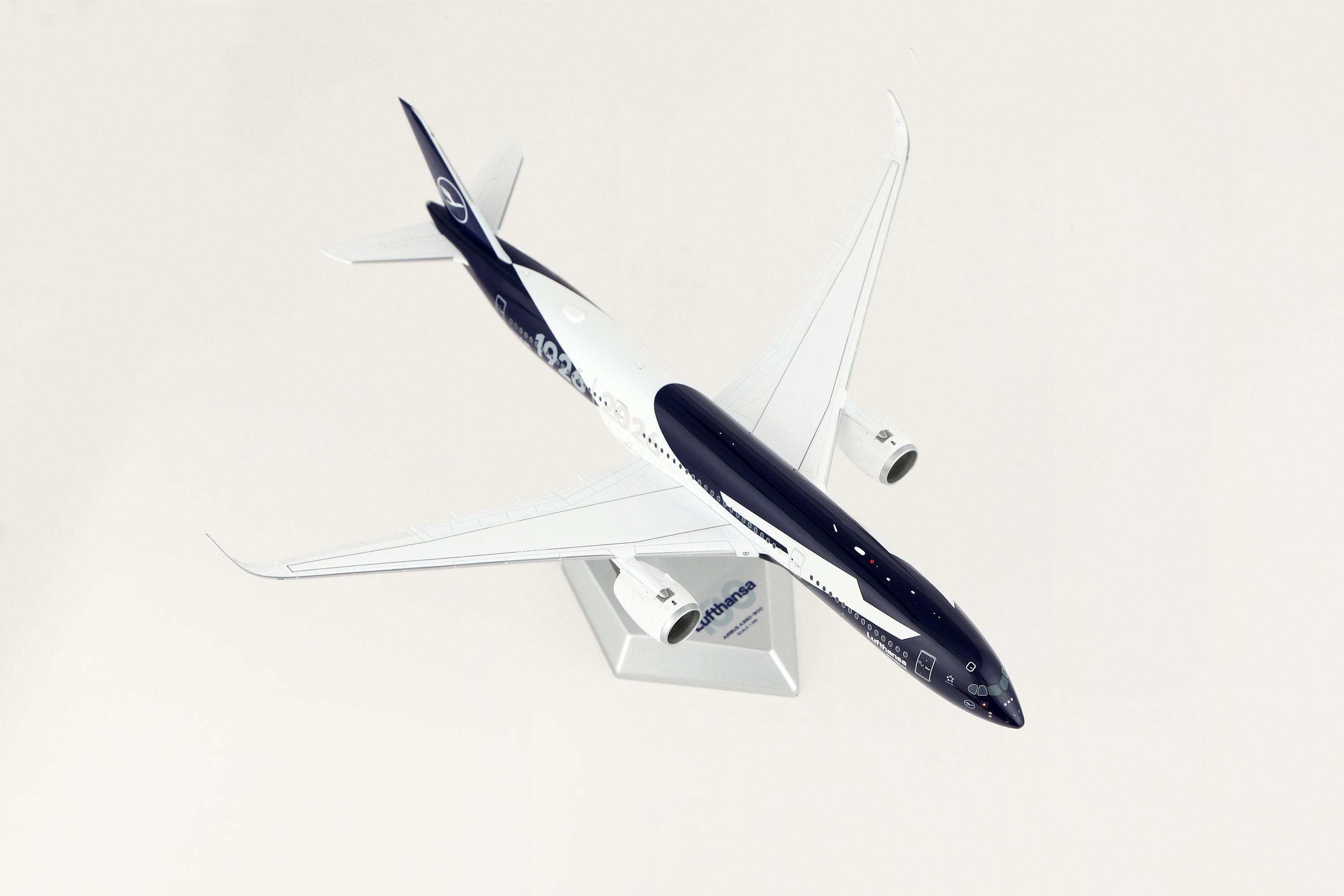 Lufthansa A350-900 D-AIXL - SQwings