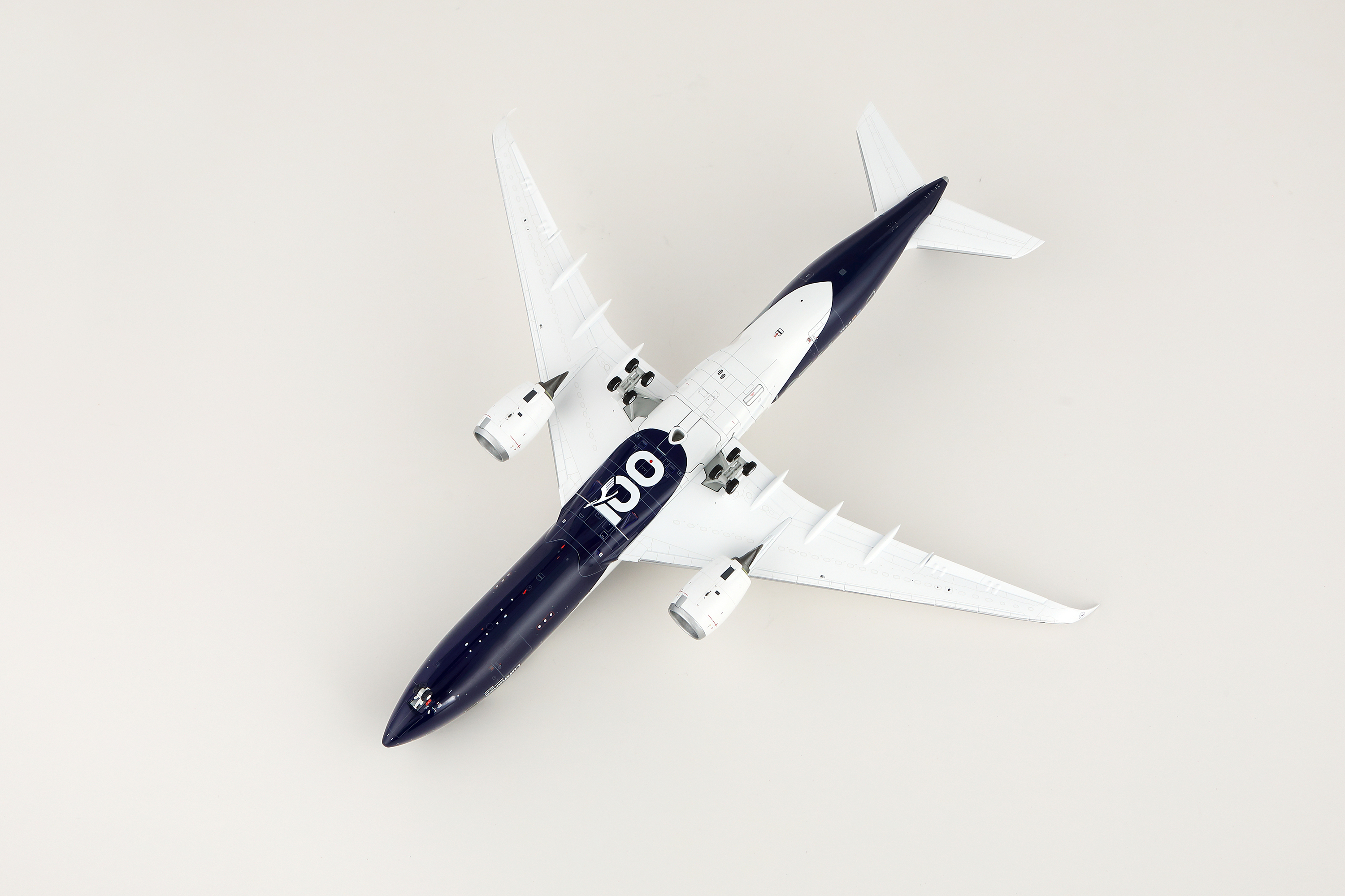 Lufthansa A350-900 D-AIXL - SQwings